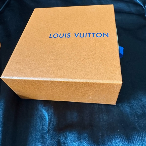 Louis Vuitton belt - Picture 7 of 7